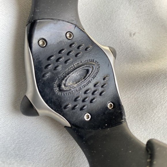 OAKLEY CRUSH SKULLFACE WATCH - Picture 9 of 11